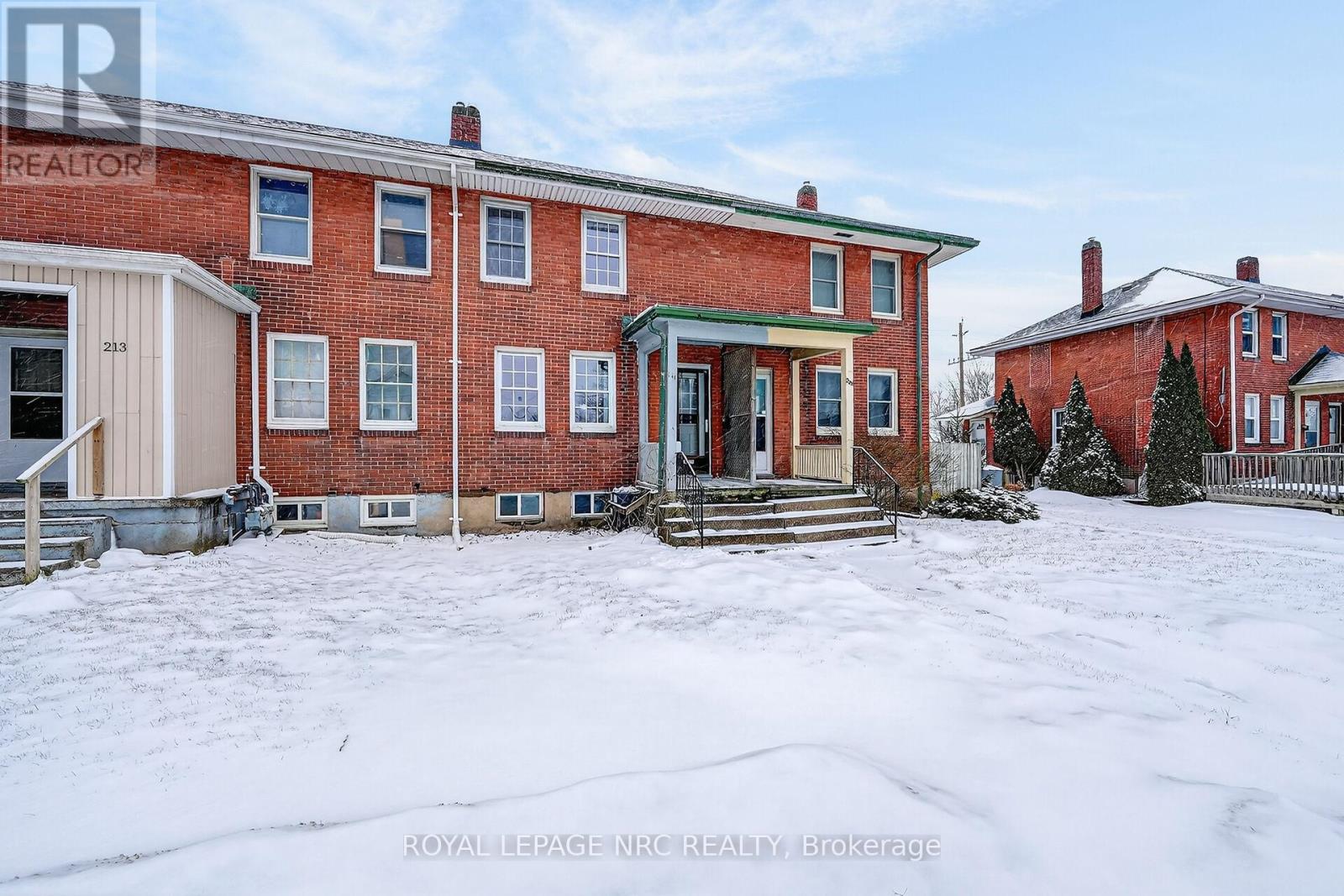 221 Lincoln Street, Welland, Ontario  L3B 4M8 - Photo 1 - X12829514