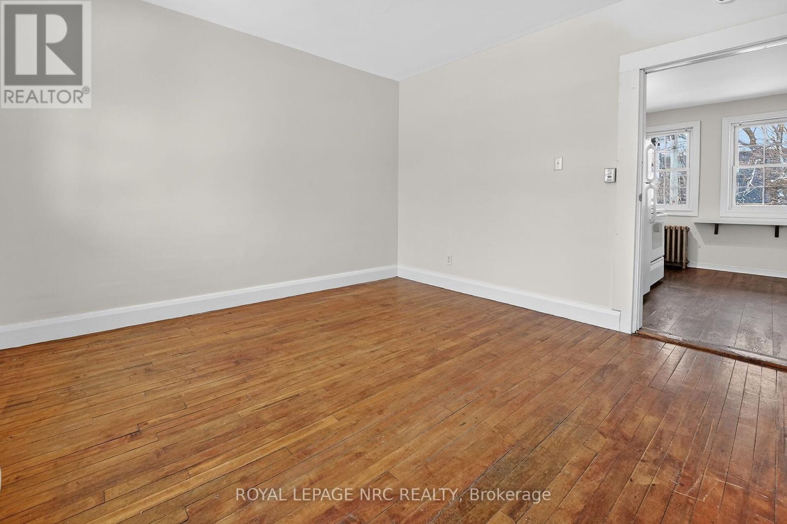 221 Lincoln Street, Welland, Ontario  L3B 4M8 - Photo 4 - X12829514