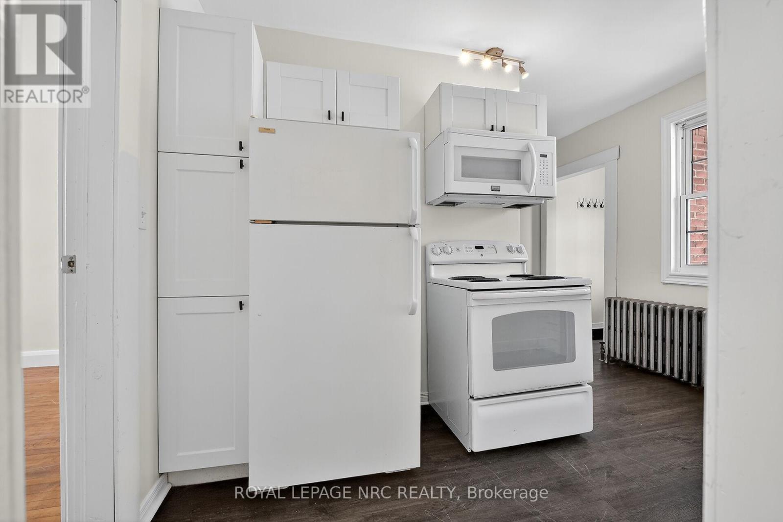 221 Lincoln Street, Welland, Ontario  L3B 4M8 - Photo 5 - X12829514