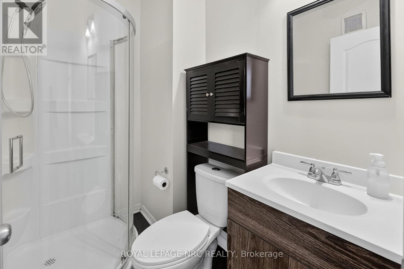 221 Lincoln Street, Welland, Ontario  L3B 4M8 - Photo 9 - X12829514