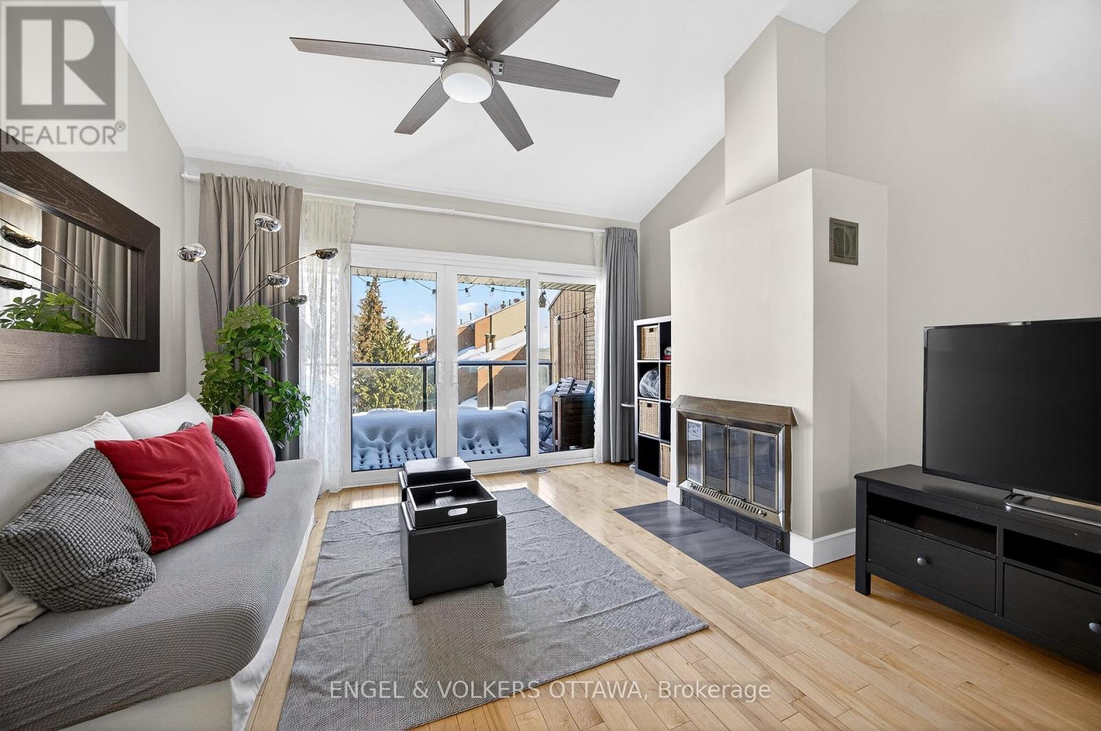 8 - 251 Bruyere Street, Ottawa, Ontario  K1N 5E5 - Photo 14 - X12661382