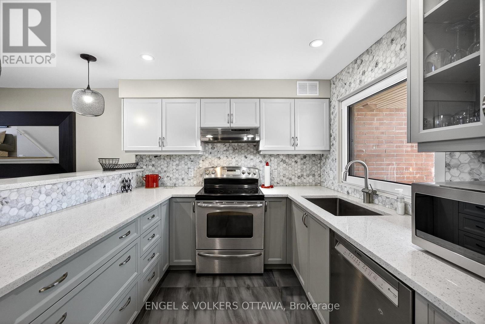 8 - 251 Bruyere Street, Ottawa, Ontario  K1N 5E5 - Photo 8 - X12661382