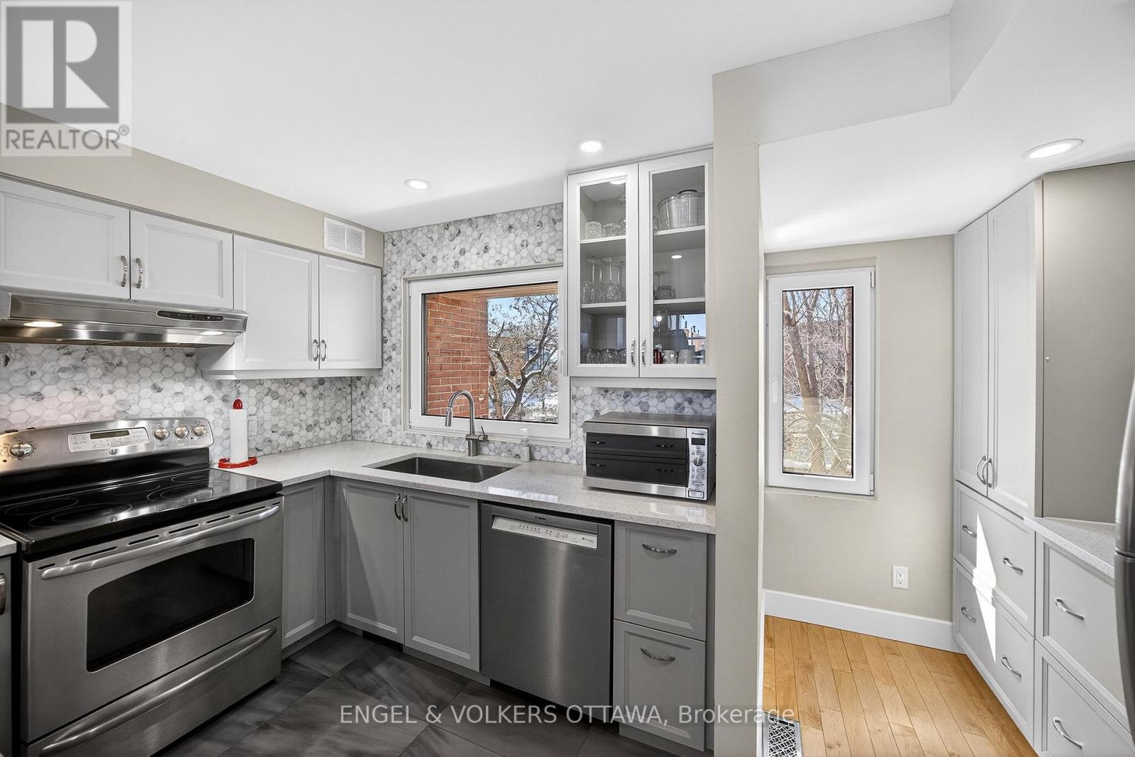 8 - 251 Bruyere Street, Ottawa, Ontario  K1N 5E5 - Photo 7 - X12661382