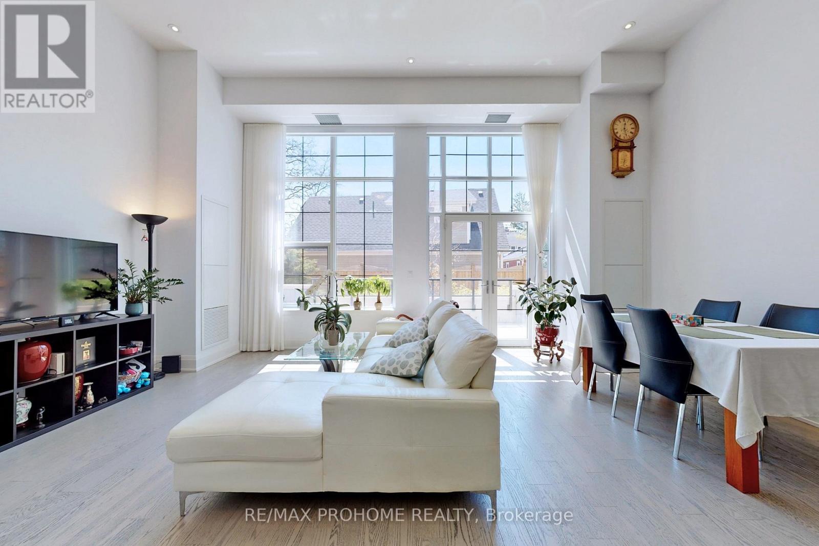 108 - 20 FRED VARLEY DRIVE