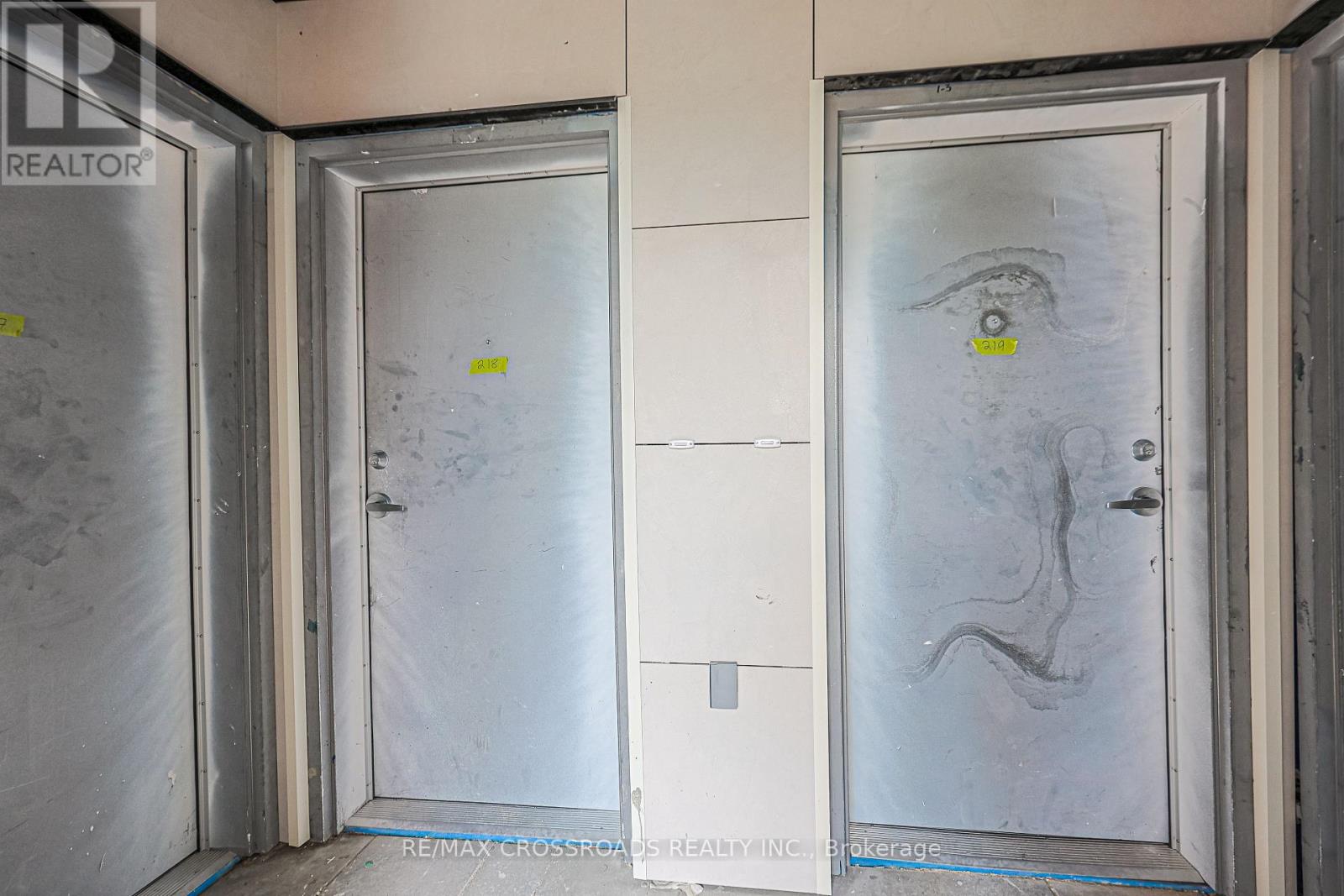 218 - 8 Steckley House Lane, Richmond Hill, Ontario  L4S 0N1 - Photo 4 - N12829496