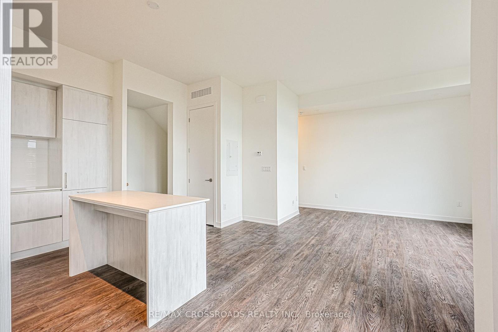 218 - 8 Steckley House Lane, Richmond Hill, Ontario  L4S 0N1 - Photo 9 - N12829496