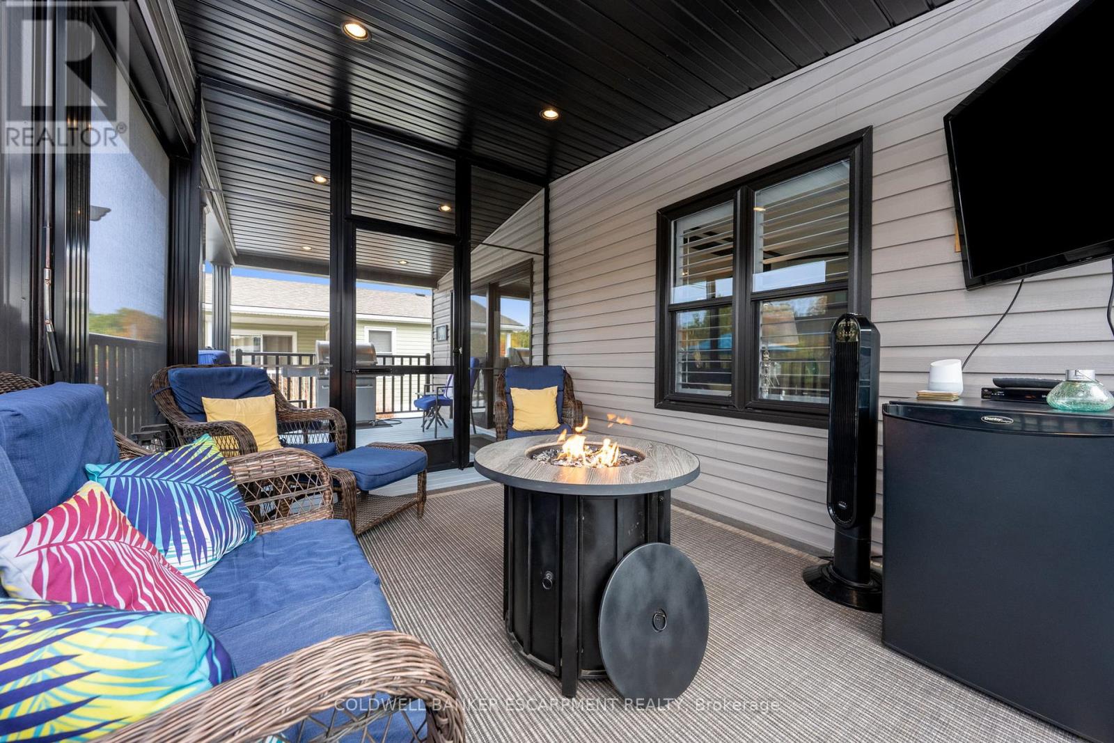 8 Hill - 4449 Milburough Line, Burlington, Ontario  L7P 0C5 - Photo 2 - W12829512