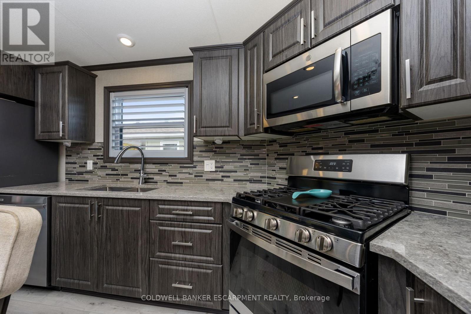 8 Hill - 4449 Milburough Line, Burlington, Ontario  L7P 0C5 - Photo 8 - W12829512