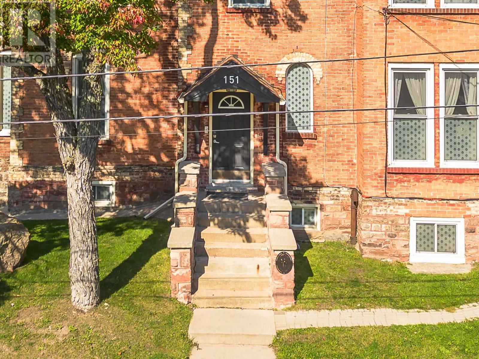 151 Woodward Ave, Sault Ste. Marie, Ontario P6A 3T6 - Photo 3 - SM252621