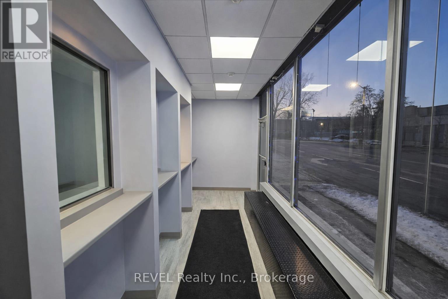 5992 -B Lundy's Lane, Niagara Falls, Ontario  L2G 1T1 - Photo 3 - X12789054