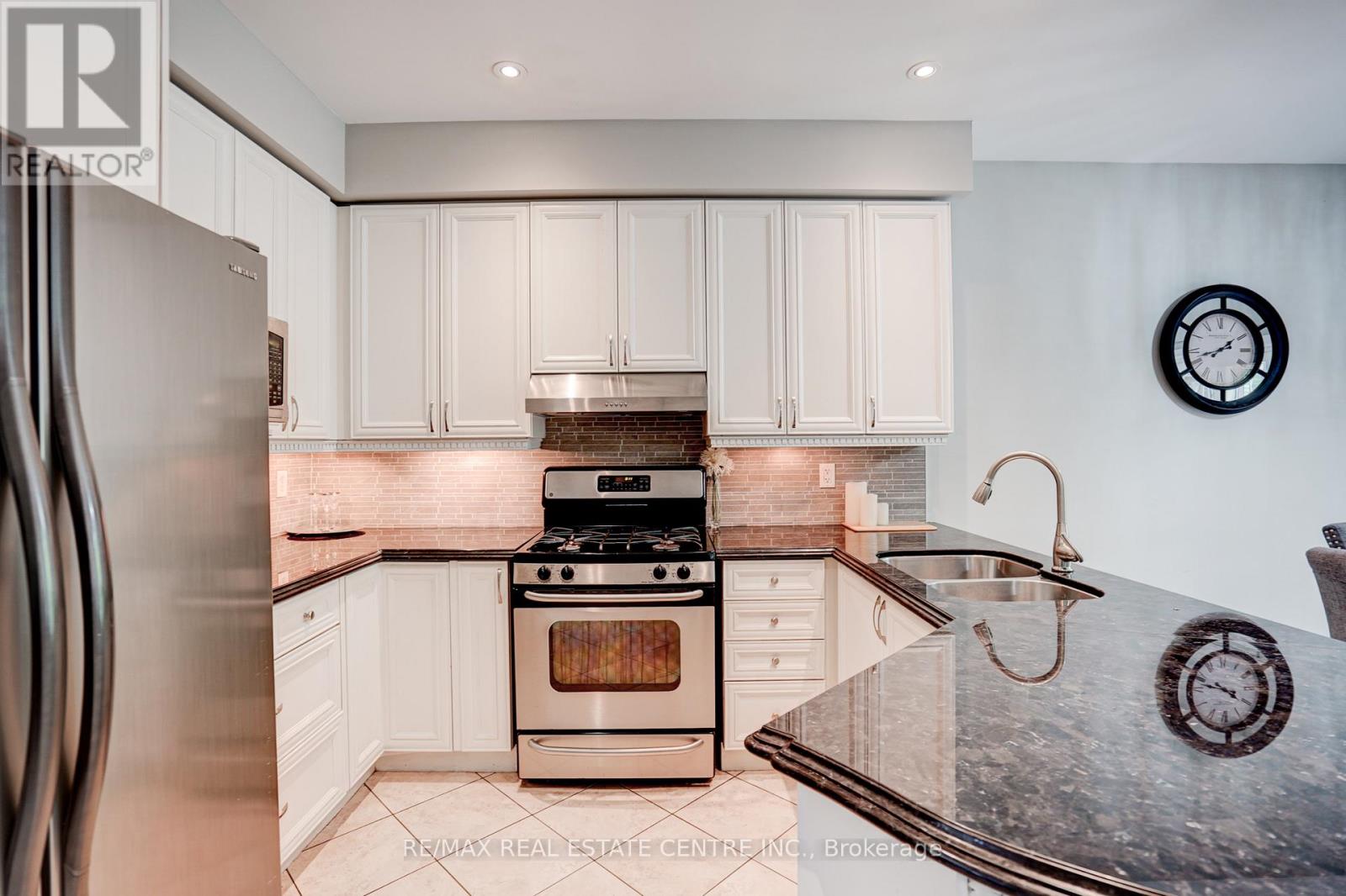 148 Bonistel Crescent, Brampton, Ontario  L7A 3H1 - Photo 12 - W12825040