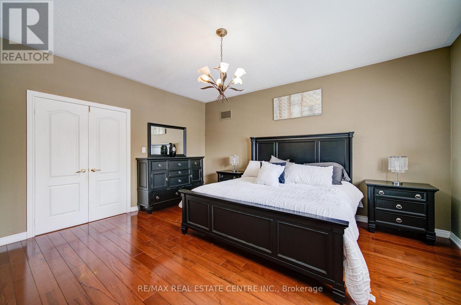 148 Bonistel Crescent, Brampton, Ontario  L7A 3H1 - Photo 16 - W12825040