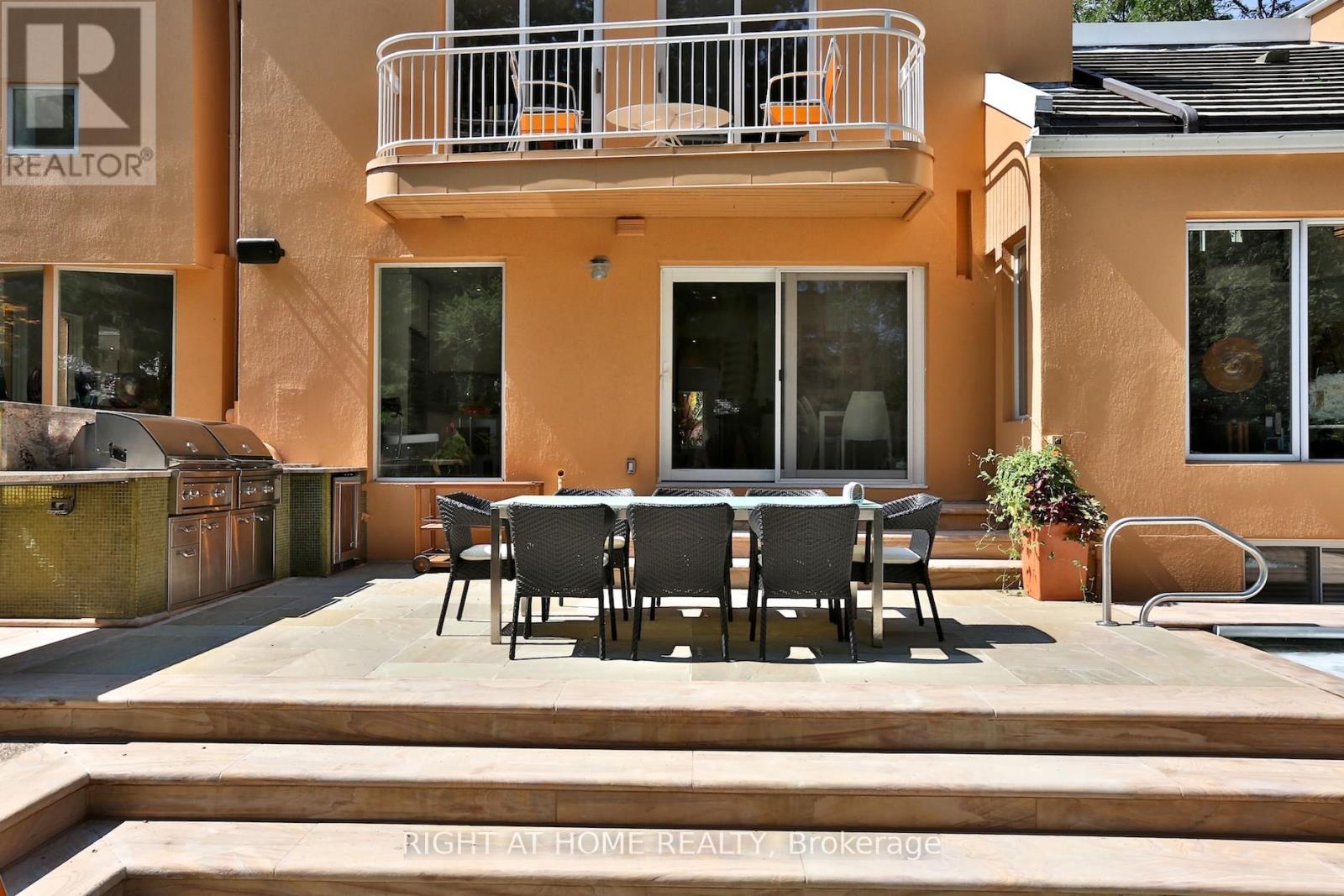 1 Friars Lane, Toronto, Ontario  M9A 1T6 - Photo 40 - W12821764