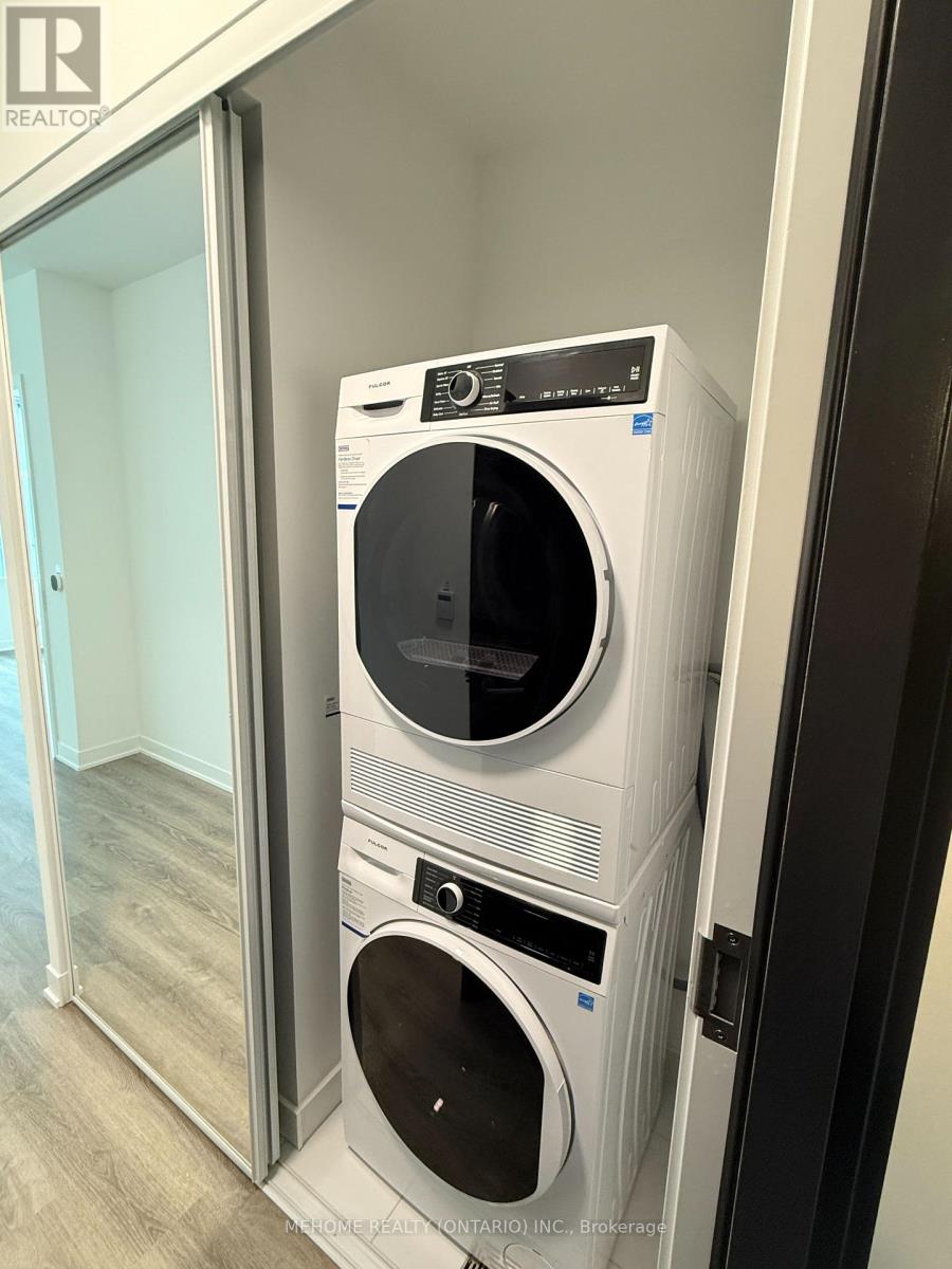 1016 - 180 Front Street E, Toronto, Ontario  M5A 0K9 - Photo 2 - C12829540