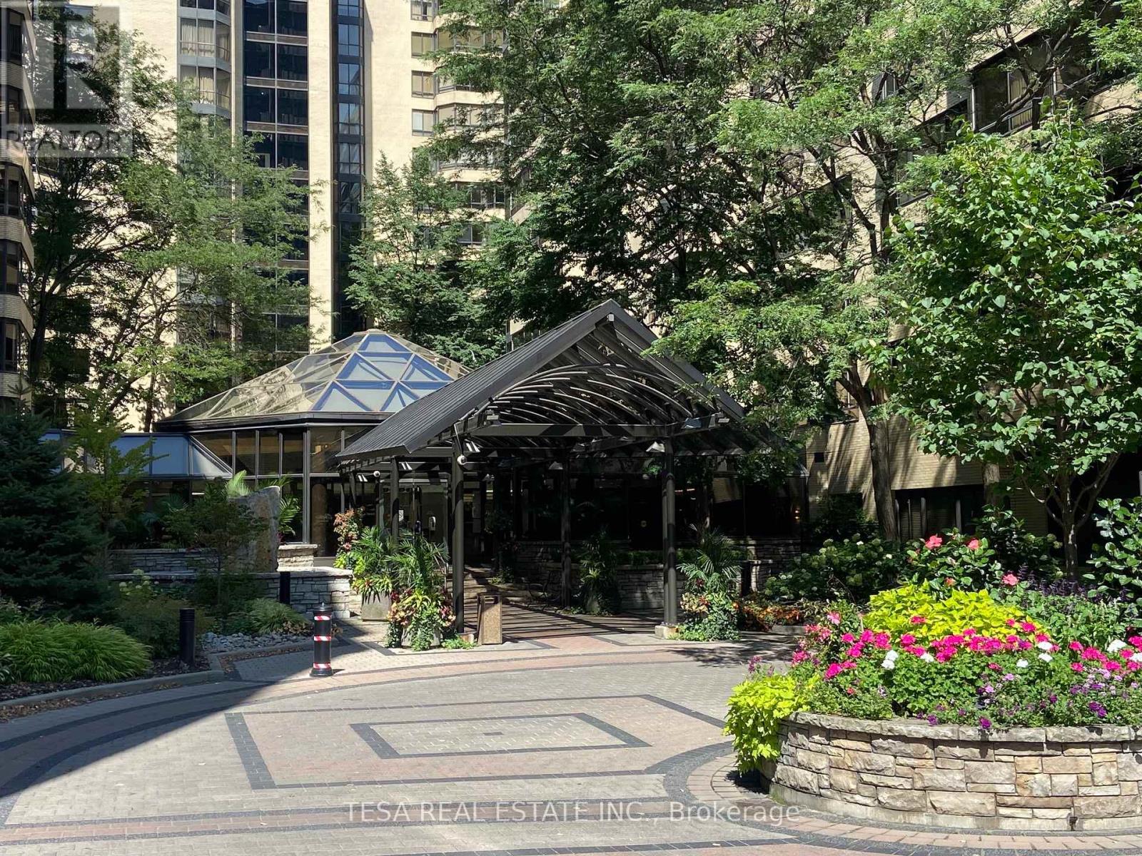 101b - 195 St Patrick Street, Toronto, Ontario  M5T 2Y9 - Photo 2 - C12829546