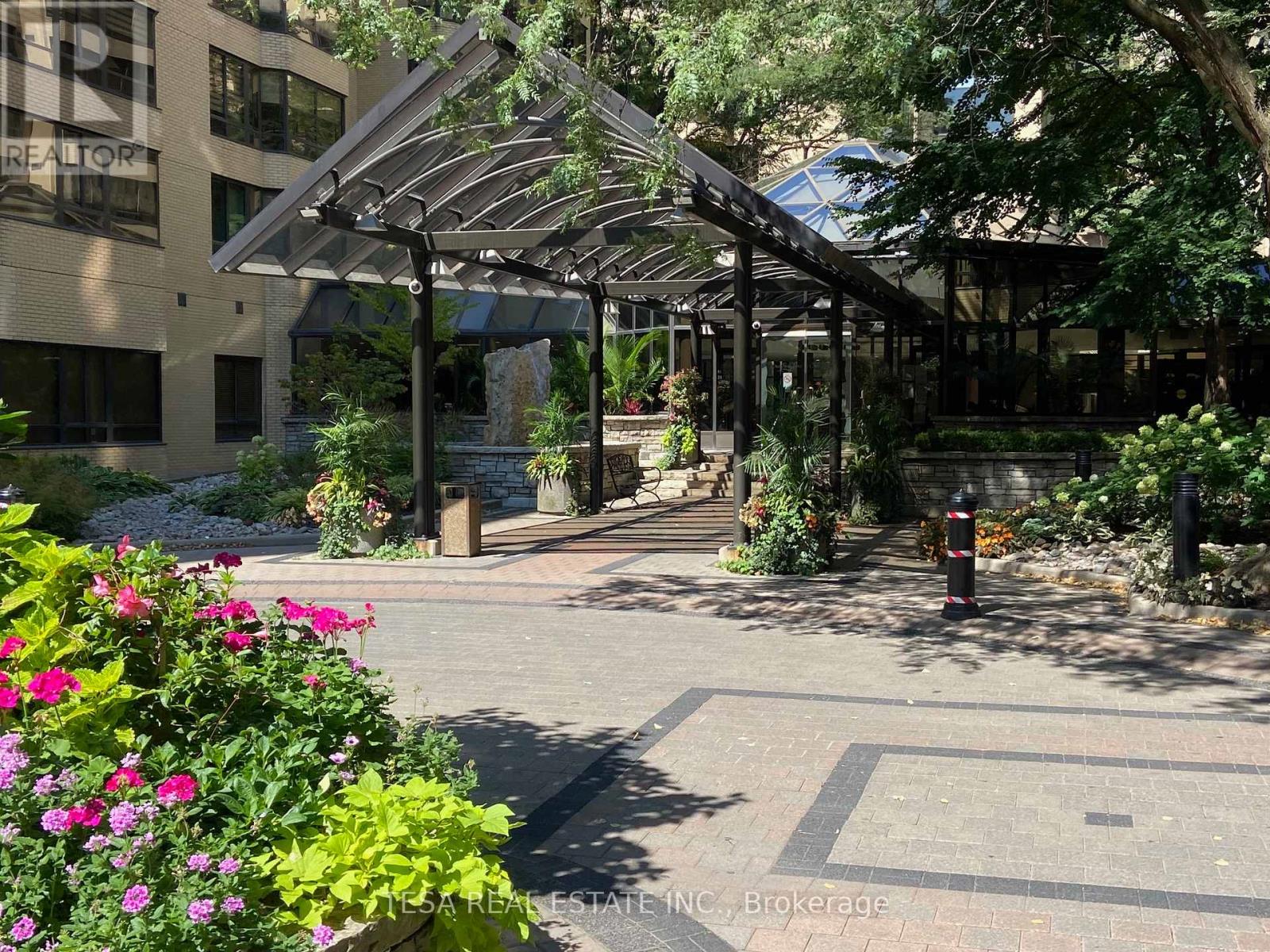 101b - 195 St Patrick Street, Toronto, Ontario  M5T 2Y9 - Photo 3 - C12829546