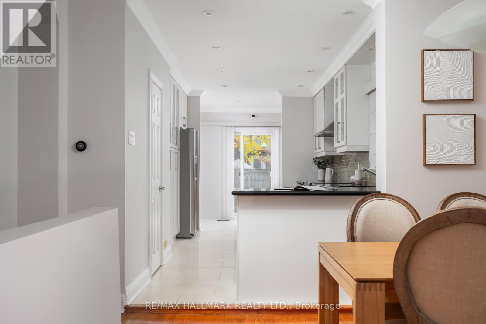 53 Ferrier Avenue, Toronto, Ontario  M4K 3H5 - Photo 7 - E12829606