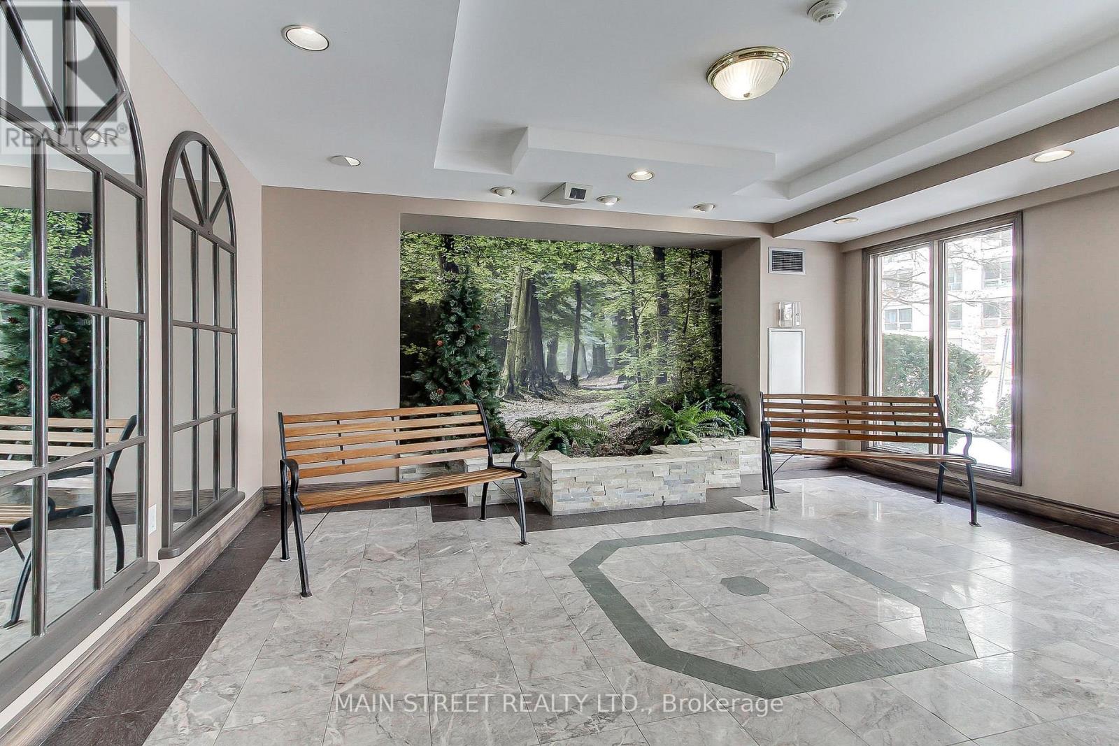 211 - 270 Davis Drive, Newmarket, Ontario L3Y 8K2 - Photo 3 - N12829554