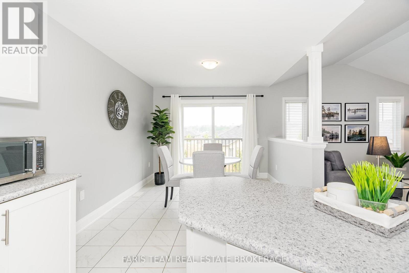 14 Beausoleil Drive, Penetanguishene, Ontario  L9M 0V8 - Photo 10 - S12829586