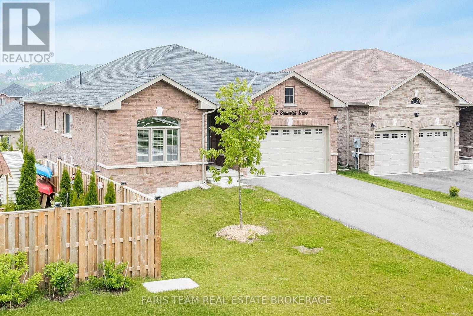 14 Beausoleil Drive, Penetanguishene, Ontario  L9M 0V8 - Photo 2 - S12829586