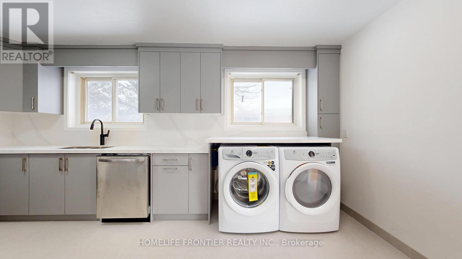 30 Farr Avenue, Toronto, Ontario  M9V 2A6 - Photo 10 - W12713022