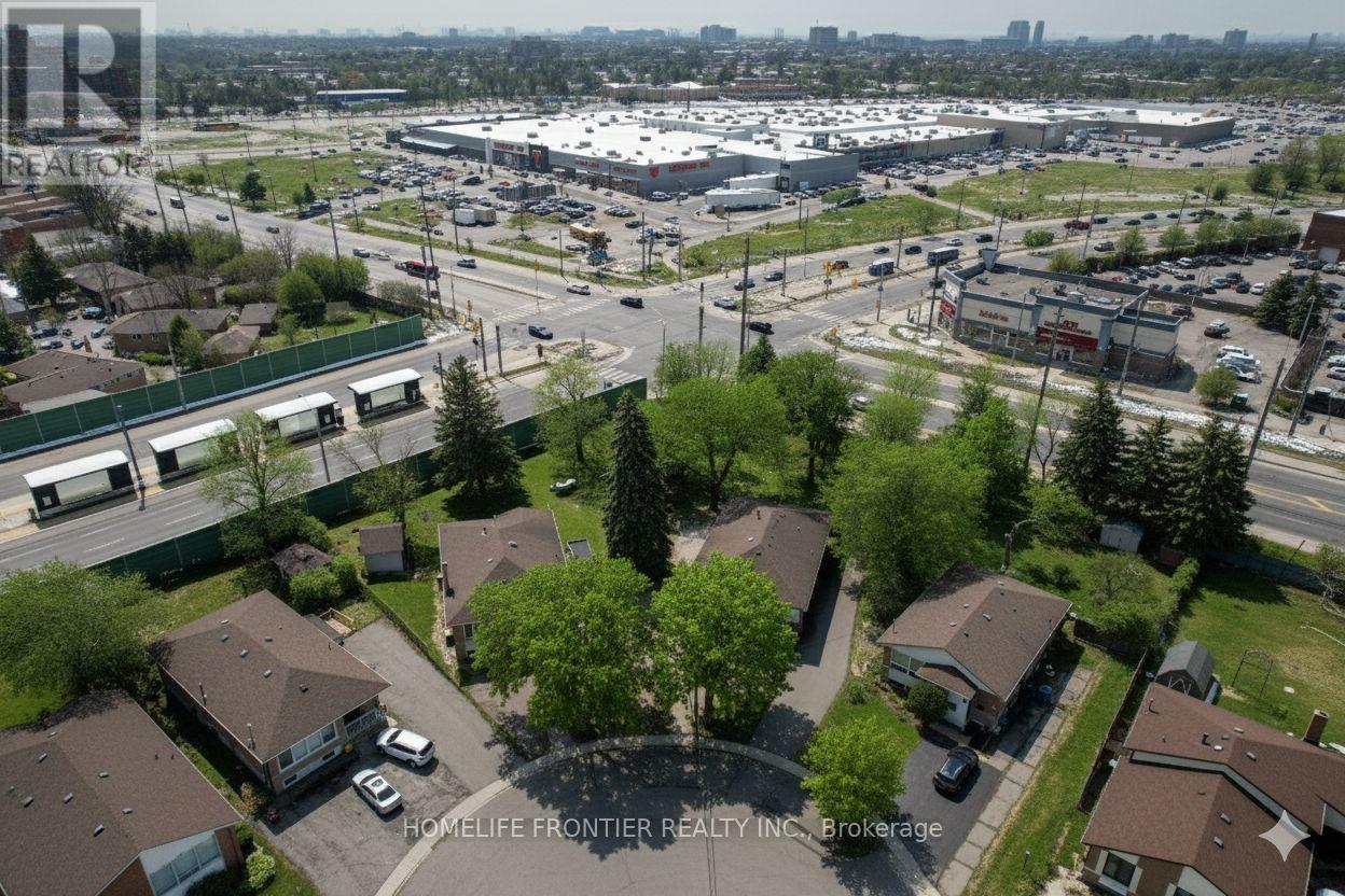 30 Farr Avenue, Toronto, Ontario  M9V 2A6 - Photo 4 - W12713022