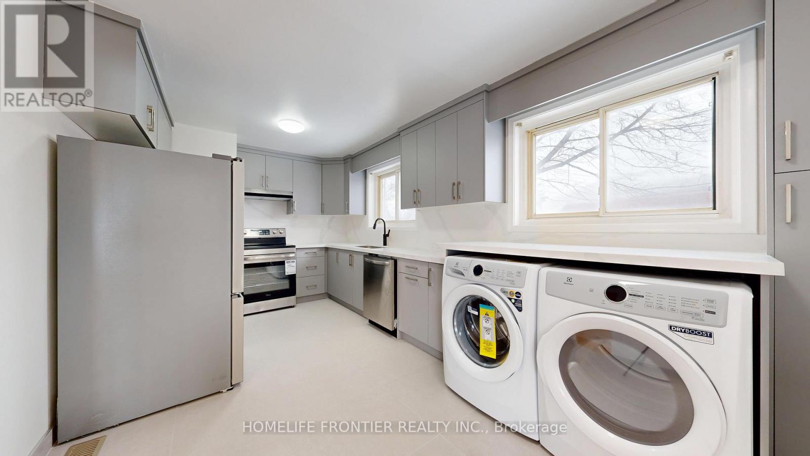 30 Farr Avenue, Toronto, Ontario  M9V 2A6 - Photo 8 - W12713022