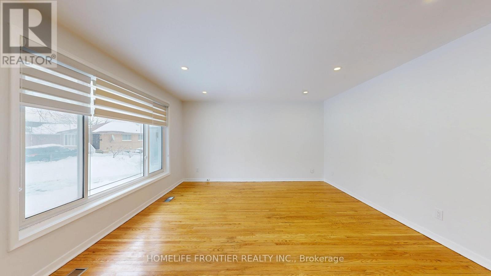 30 Farr Avenue, Toronto, Ontario  M9V 2A6 - Photo 6 - W12713022