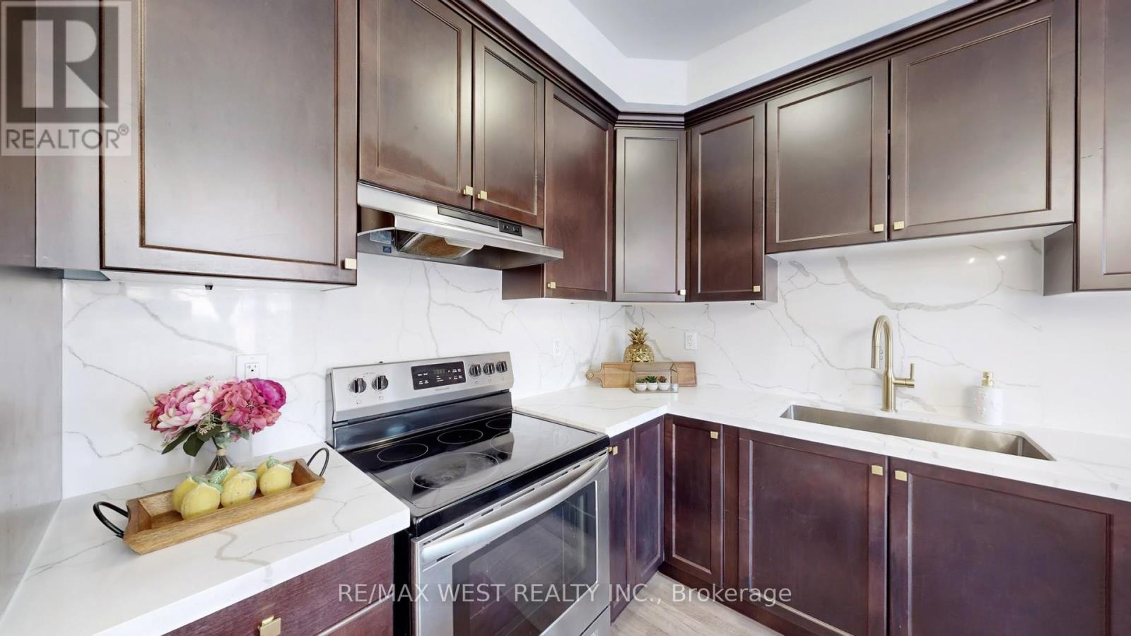 902 Sumac Crescent, Milton, Ontario  L9E 1R7 - Photo 11 - W12829542