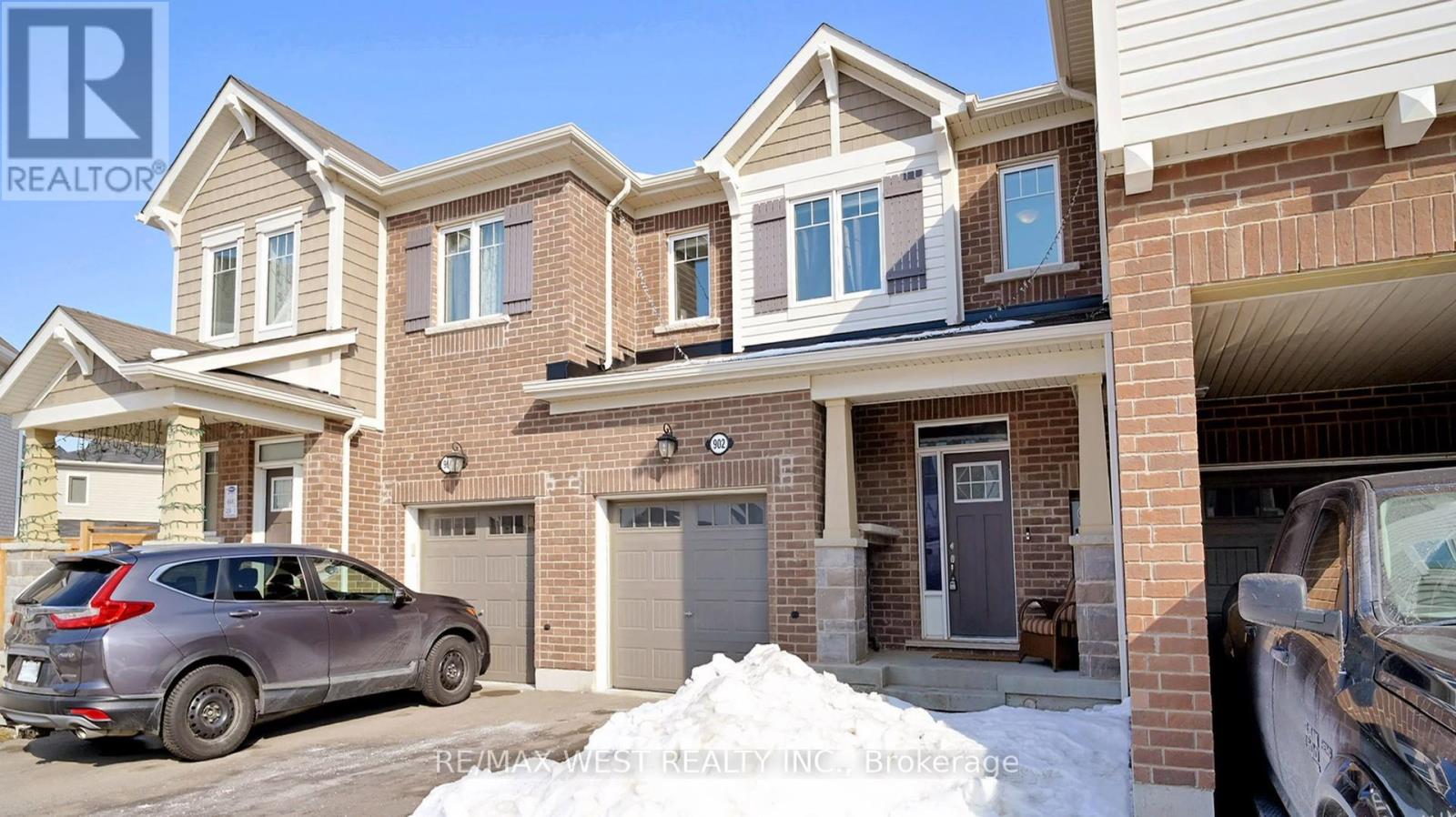 902 Sumac Crescent, Milton, Ontario  L9E 1R7 - Photo 2 - W12829542