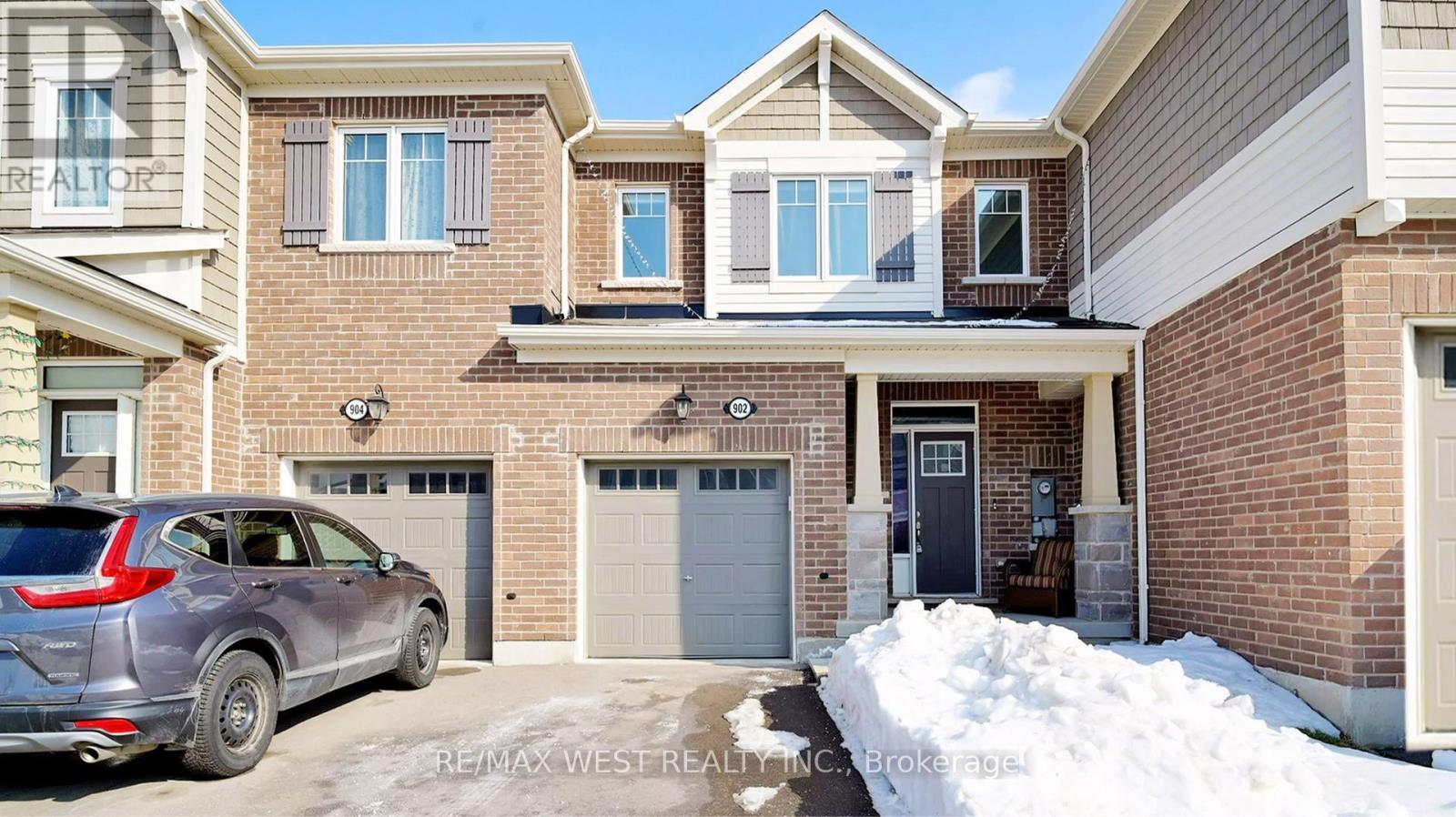 902 Sumac Crescent, Milton, Ontario  L9E 1R7 - Photo 3 - W12829542