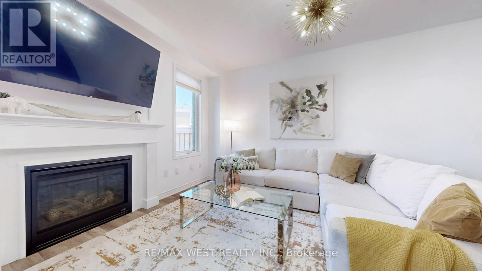 902 Sumac Crescent, Milton, Ontario  L9E 1R7 - Photo 4 - W12829542