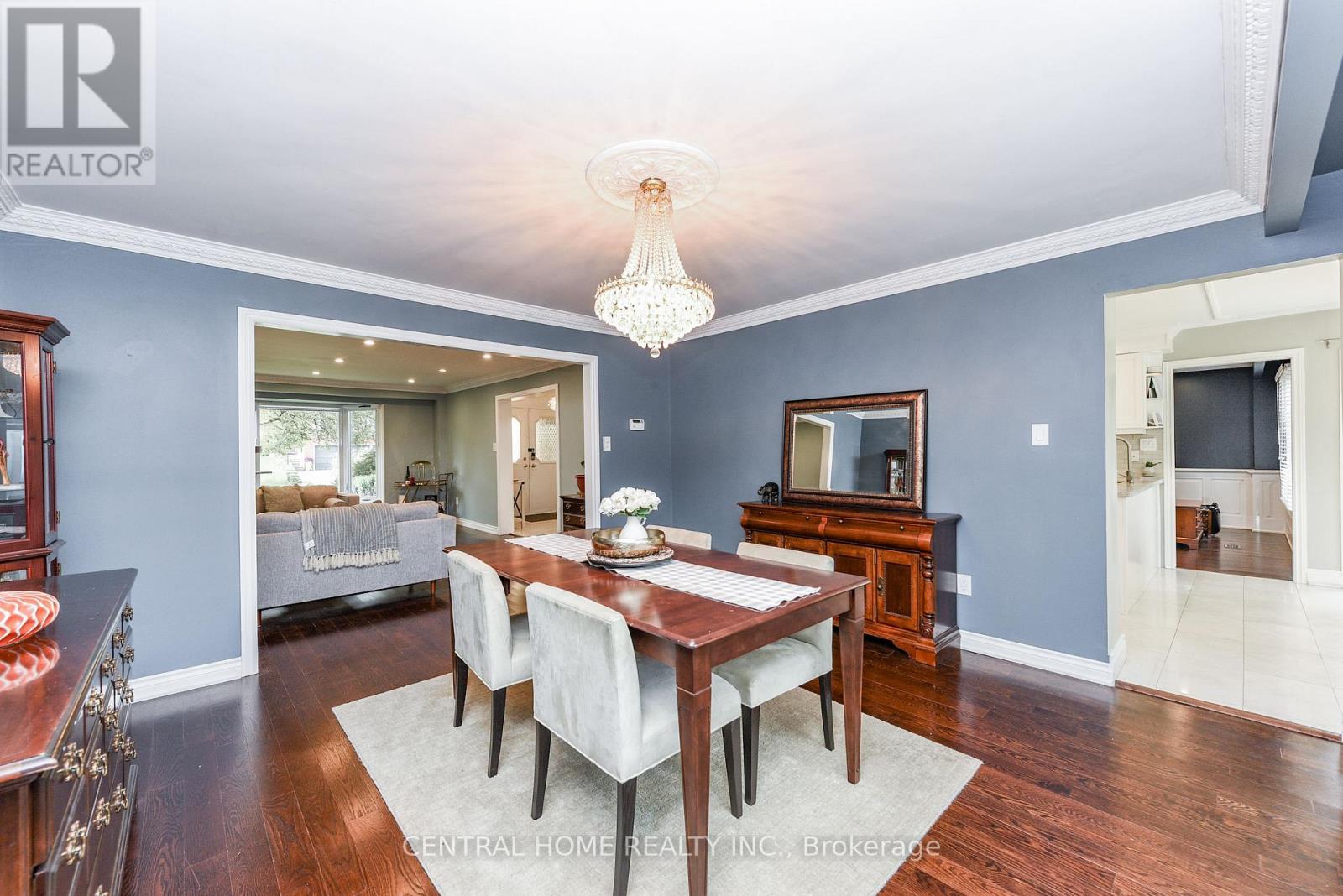 4 Robaldon Road, Toronto, Ontario  M9A 5A7 - Photo 11 - W12829580