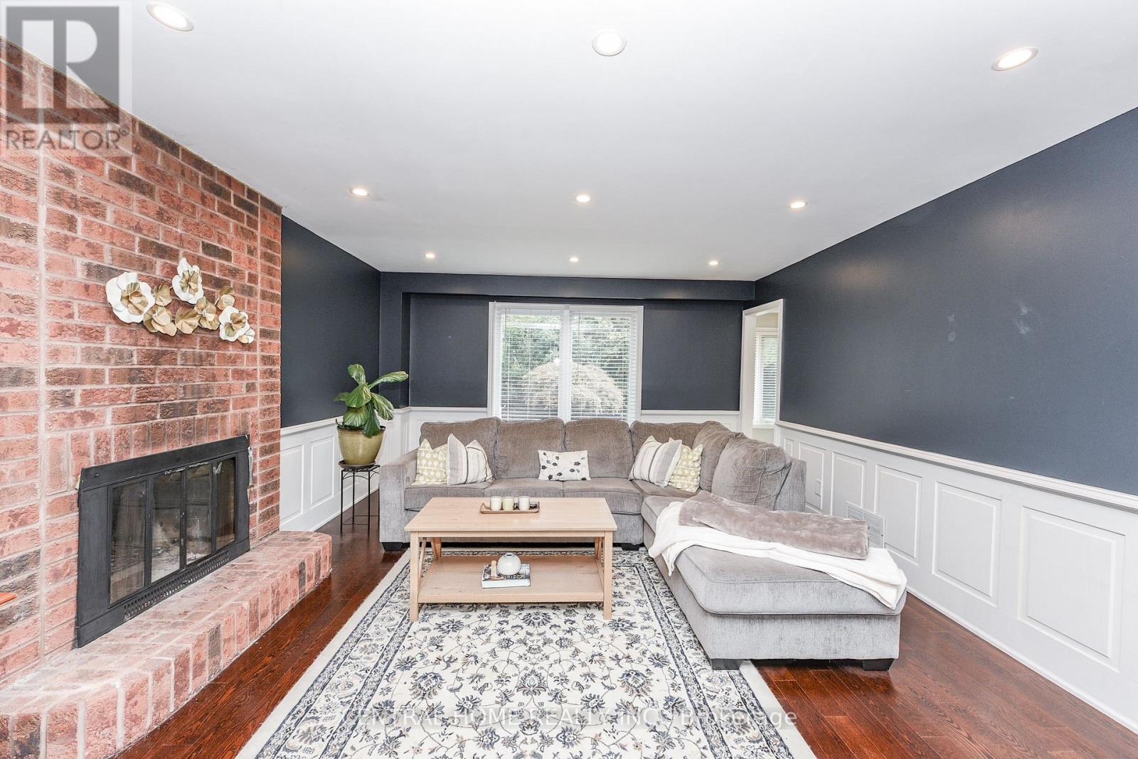 4 Robaldon Road, Toronto, Ontario  M9A 5A7 - Photo 19 - W12829580