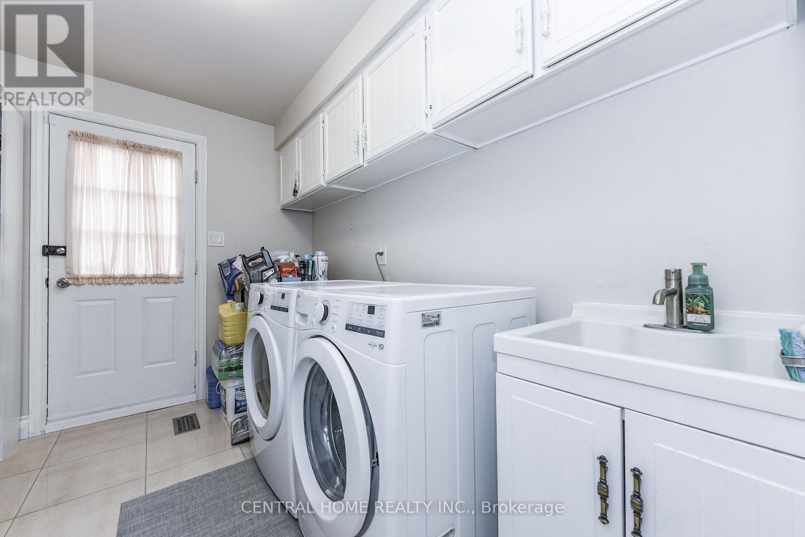 4 Robaldon Road, Toronto, Ontario  M9A 5A7 - Photo 20 - W12829580