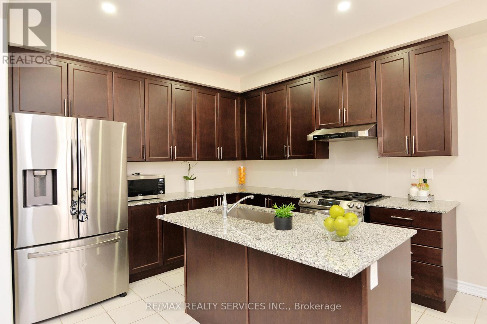 24 Bachelor Street, Brampton, Ontario  L7A 5A9 - Photo 19 - W12829584