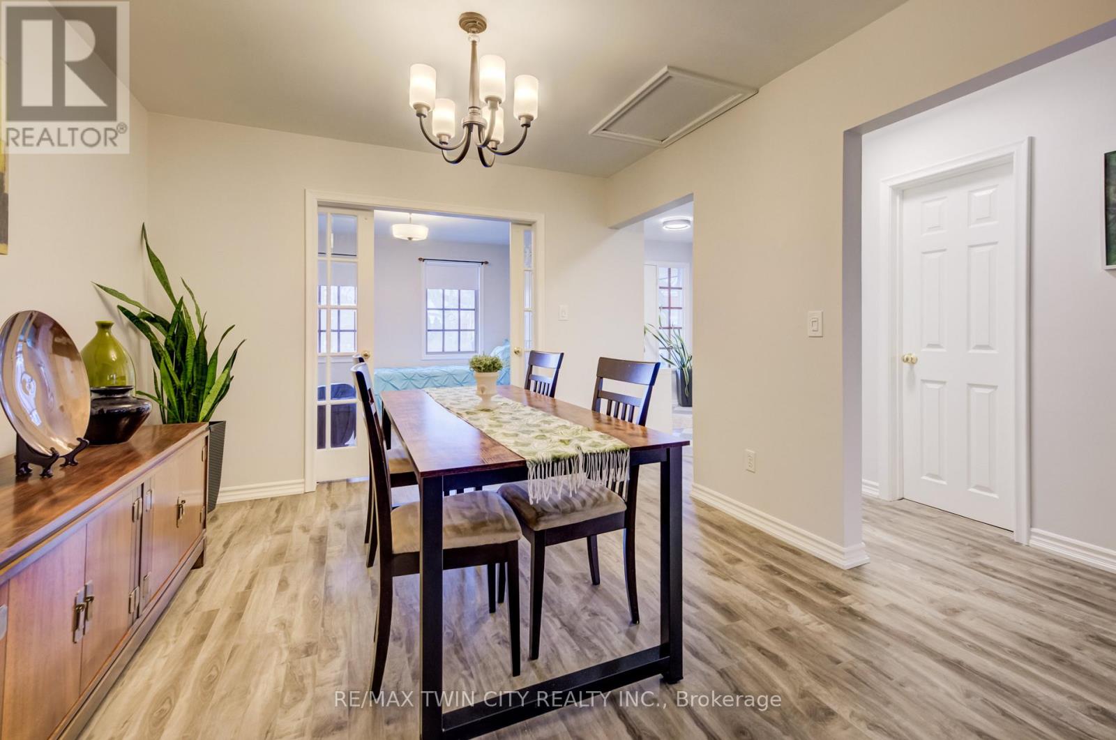 45 Palmerston Avenue, Brantford, Ontario  N3T 4L1 - Photo 3 - X12829610