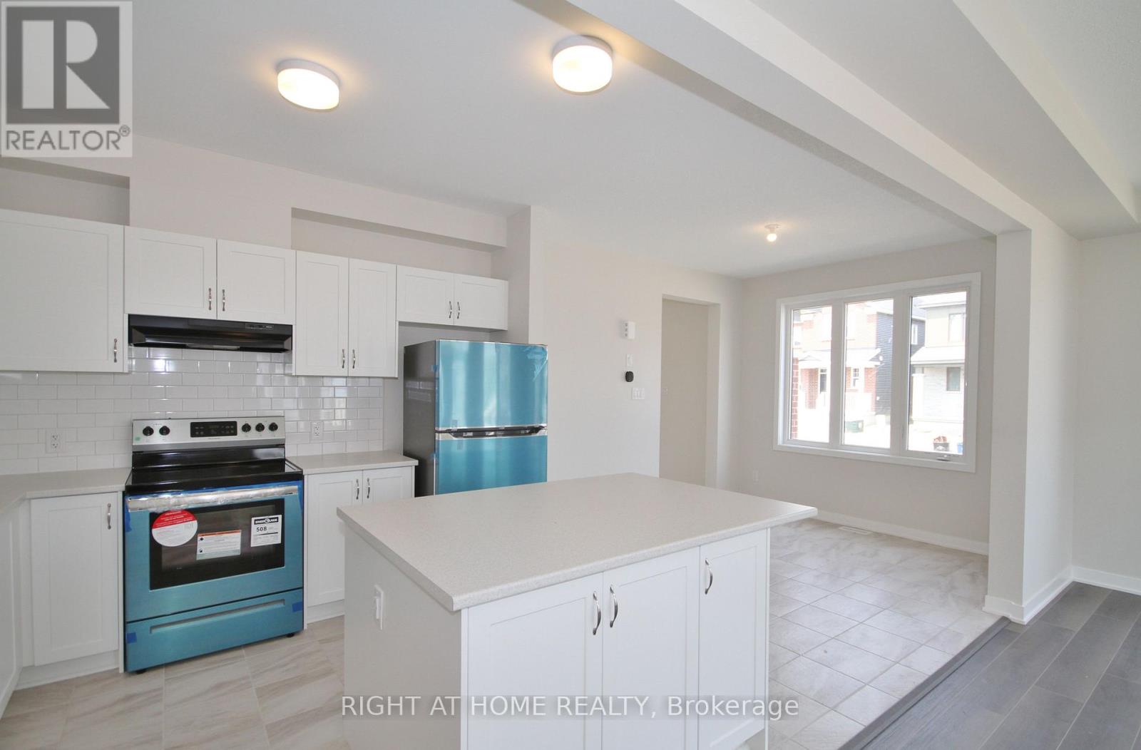 201 Billrian Crescent, Ottawa, Ontario K2S 3A6 - Photo 11 - X12829634