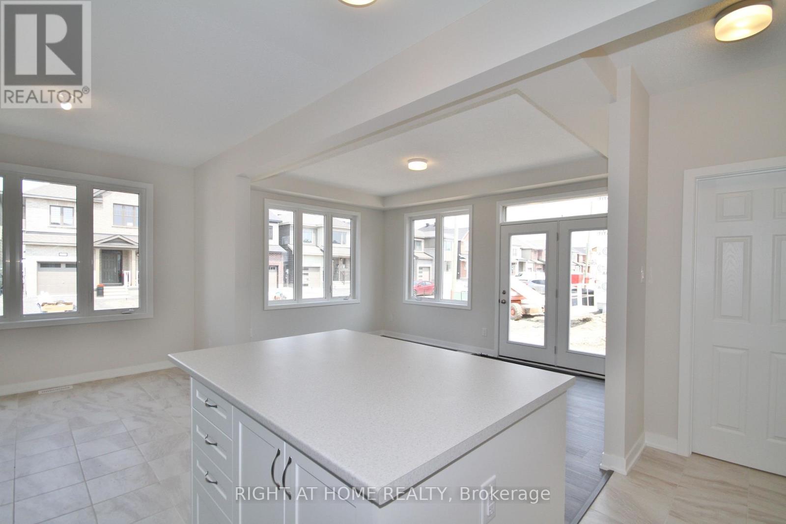 201 Billrian Crescent, Ottawa, Ontario K2S 3A6 - Photo 13 - X12829634