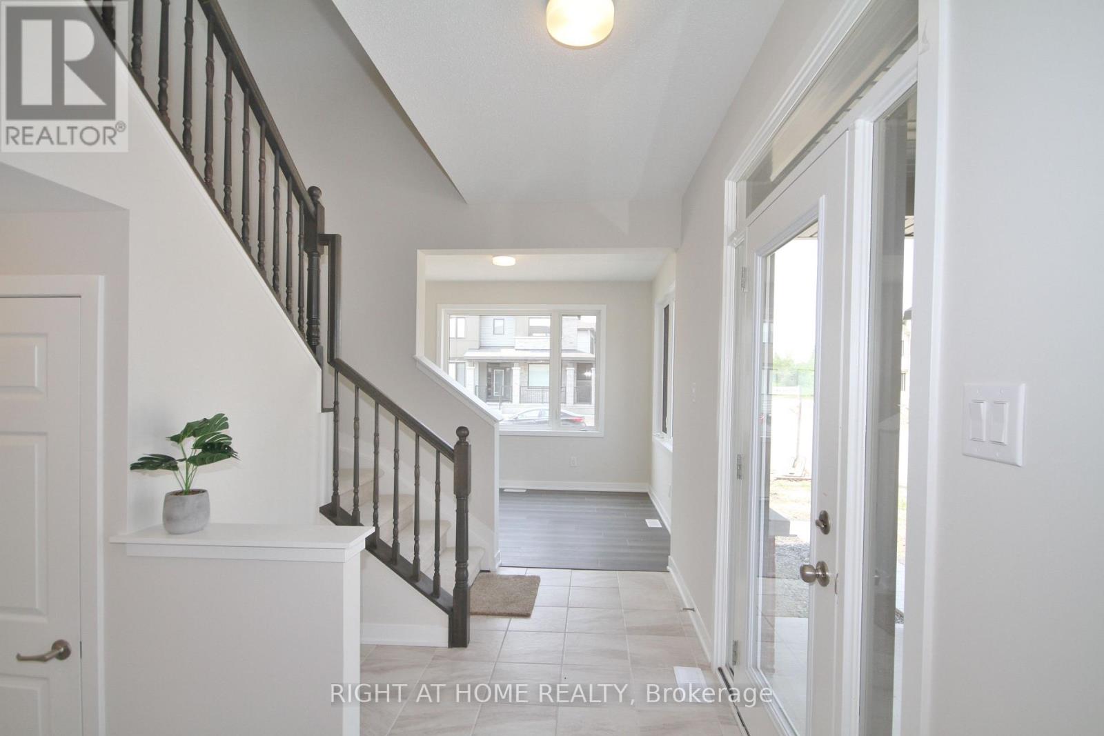 201 Billrian Crescent, Ottawa, Ontario K2S 3A6 - Photo 15 - X12829634