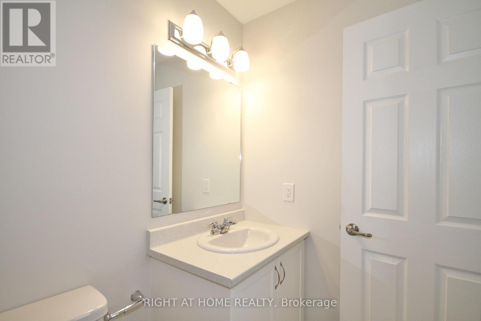 201 Billrian Crescent, Ottawa, Ontario K2S 3A6 - Photo 28 - X12829634