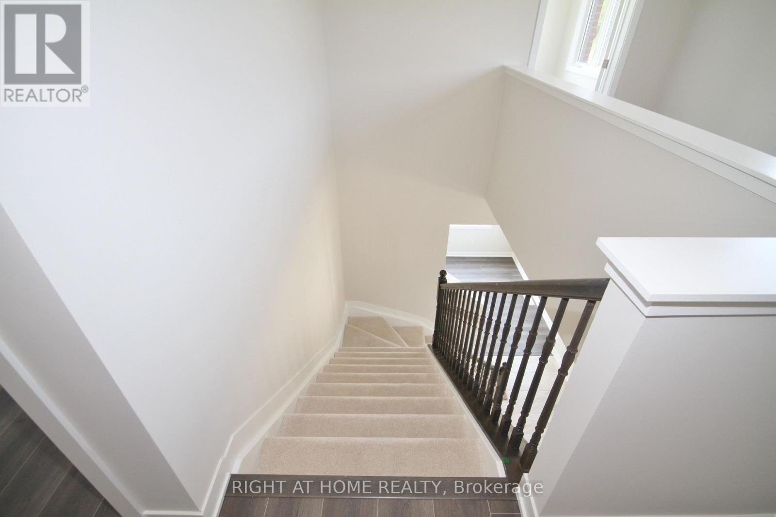 201 Billrian Crescent, Ottawa, Ontario K2S 3A6 - Photo 33 - X12829634