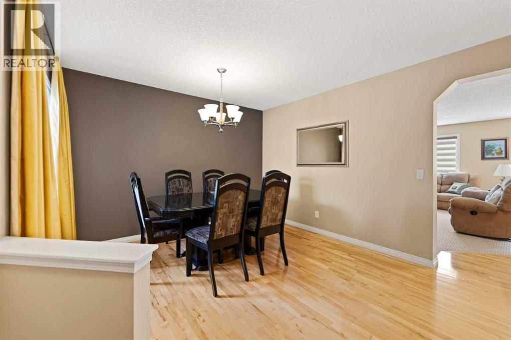 43 Cougarstone Court Sw, Calgary, Alberta  T3H 5R3 - Photo 11 - A2288895