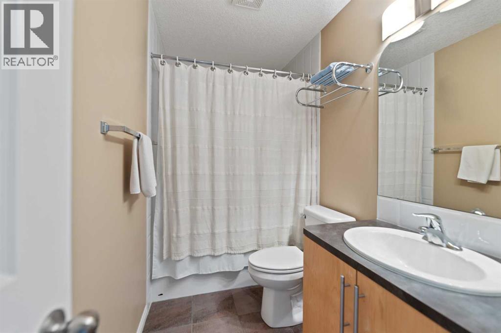 43 Cougarstone Court Sw, Calgary, Alberta  T3H 5R3 - Photo 19 - A2288895