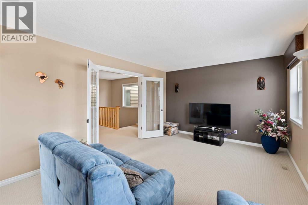 43 Cougarstone Court Sw, Calgary, Alberta  T3H 5R3 - Photo 23 - A2288895