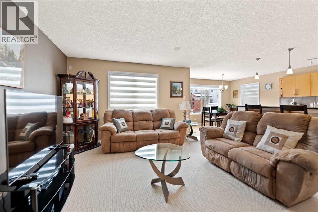 43 Cougarstone Court Sw, Calgary, Alberta  T3H 5R3 - Photo 8 - A2288895