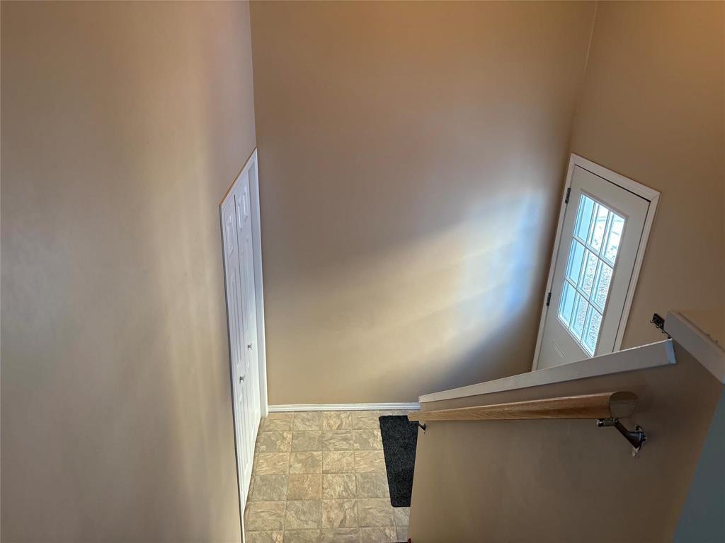 82 Whitby Crescent, Steinbach, Manitoba  R5G 0A2 - Photo 2 - 202603504