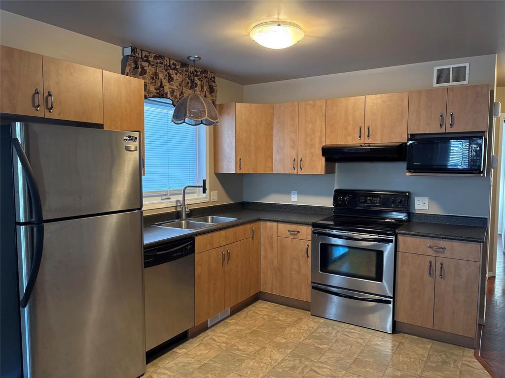 82 Whitby Crescent, Steinbach, Manitoba  R5G 0A2 - Photo 6 - 202603504