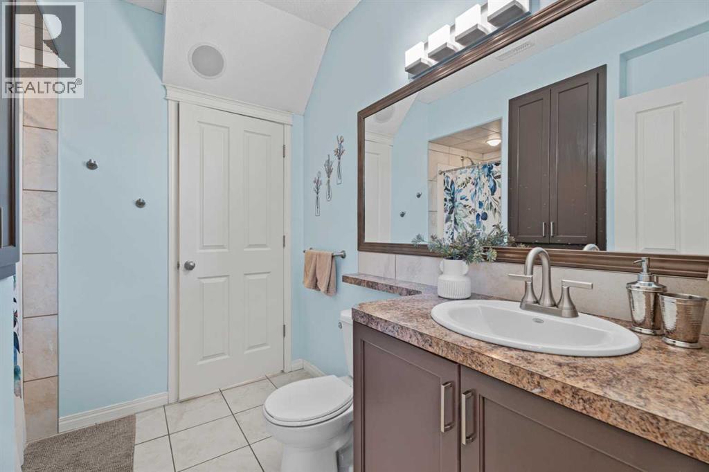 40 Drake Landing Way, Okotoks, Alberta  T1S 0C3 - Photo 38 - A2289086