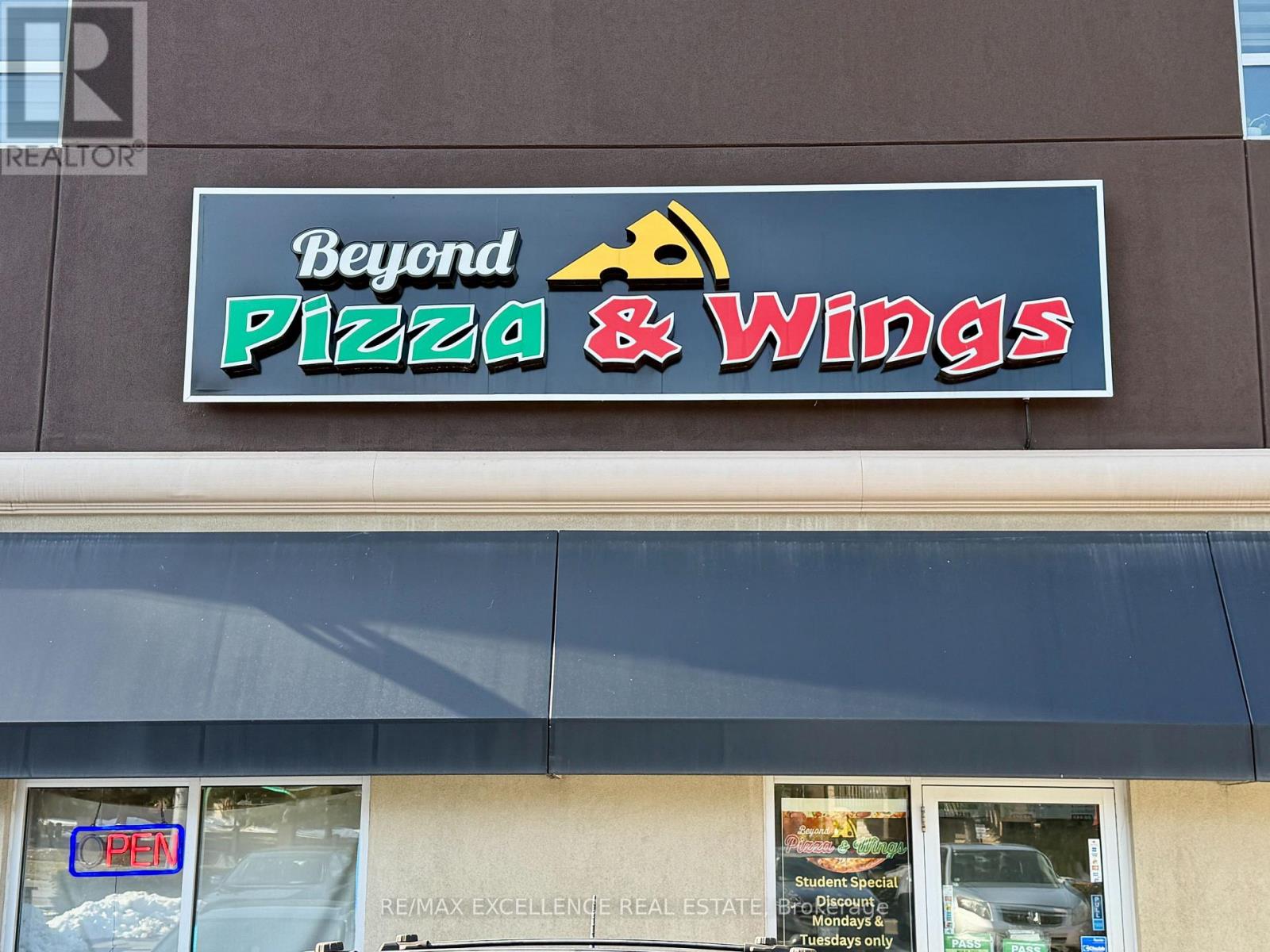 1960 MAIN STREET W, Hamilton, Ontario